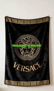 Versace Black Gold Medusa Greek Key Border Logo Print Flannel Sofa Throw Blanket IMG_1313